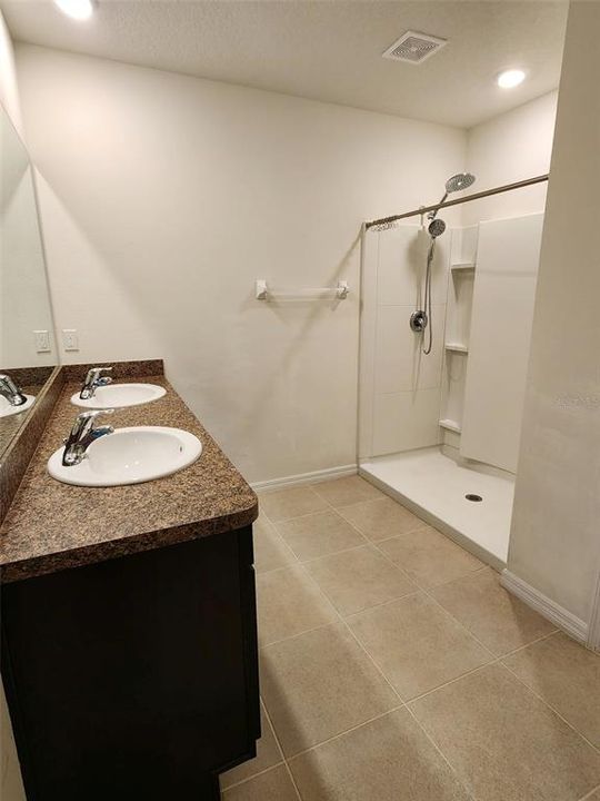 En Venta: $275,000 (3 camas, 2 baños, 1670 Pies cuadrados)