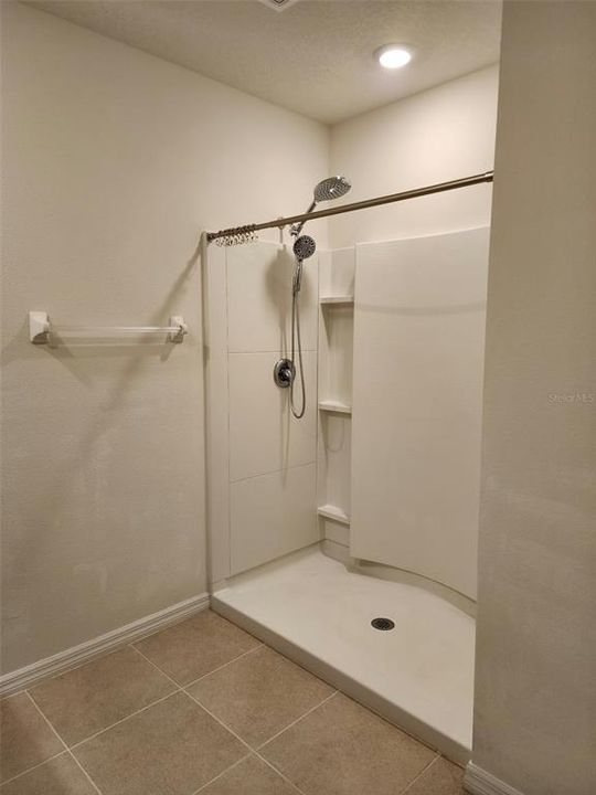 En Venta: $275,000 (3 camas, 2 baños, 1670 Pies cuadrados)