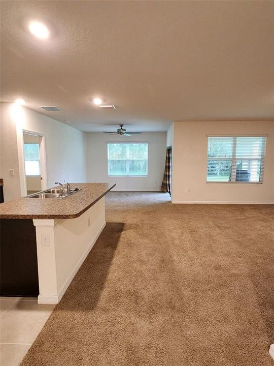 En Venta: $275,000 (3 camas, 2 baños, 1670 Pies cuadrados)