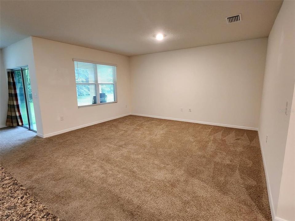 En Venta: $275,000 (3 camas, 2 baños, 1670 Pies cuadrados)