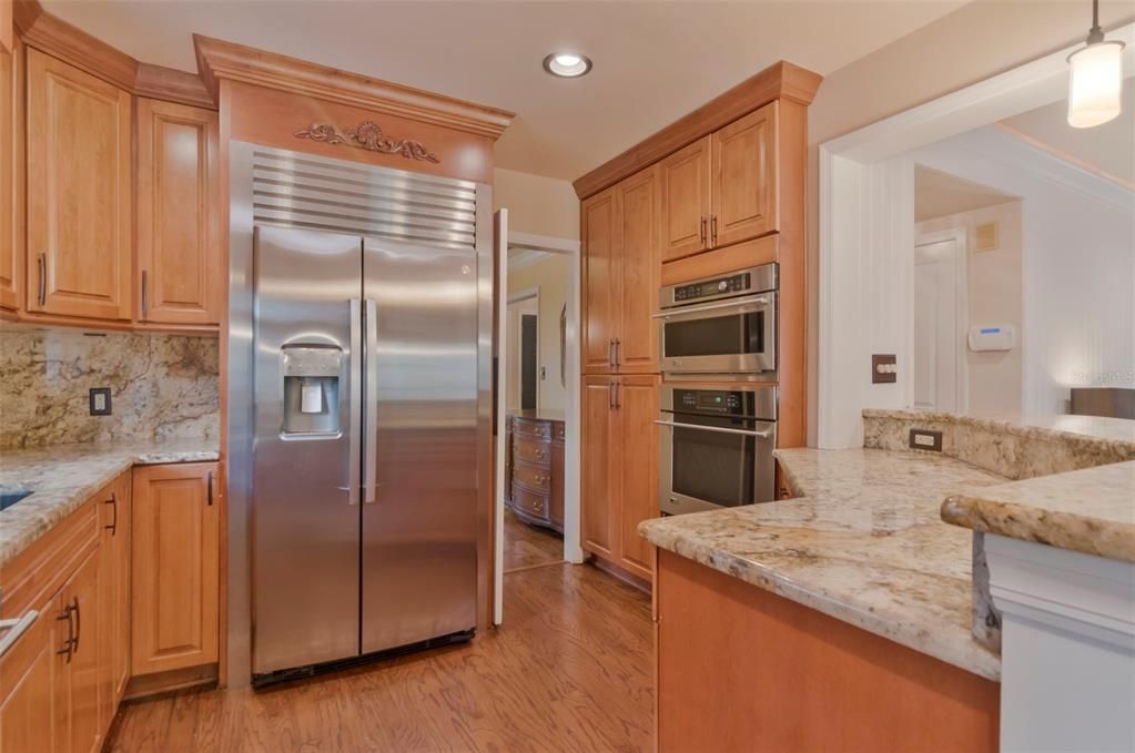 En Venta: $1,200,000 (4 camas, 2 baños, 2544 Pies cuadrados)