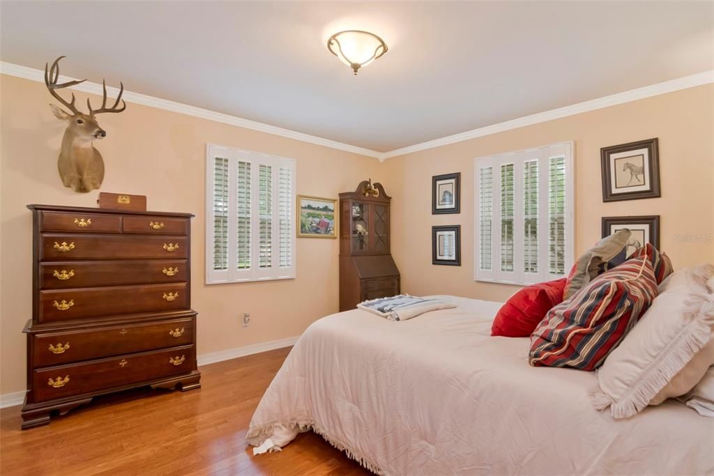En Venta: $1,200,000 (4 camas, 2 baños, 2544 Pies cuadrados)