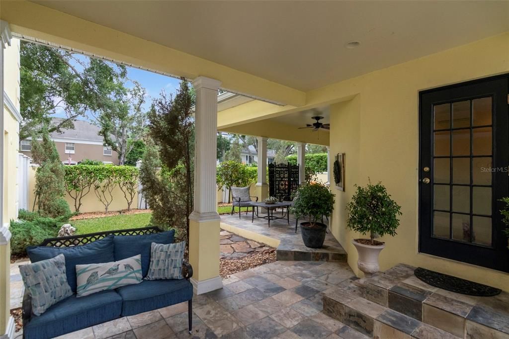 En Venta: $1,200,000 (4 camas, 2 baños, 2544 Pies cuadrados)
