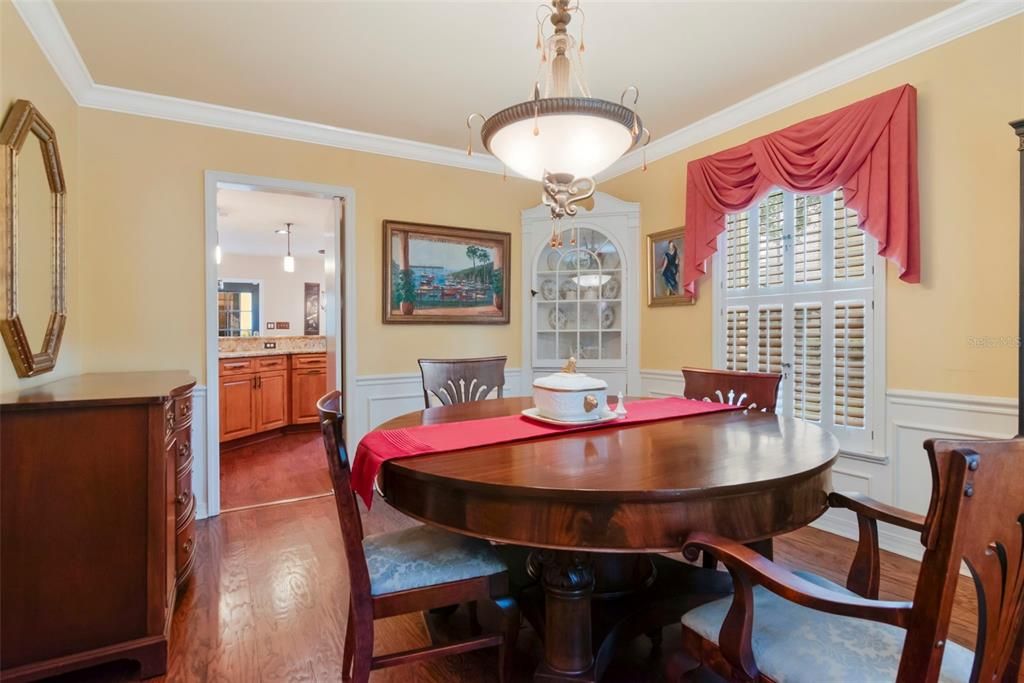 En Venta: $1,200,000 (4 camas, 2 baños, 2544 Pies cuadrados)