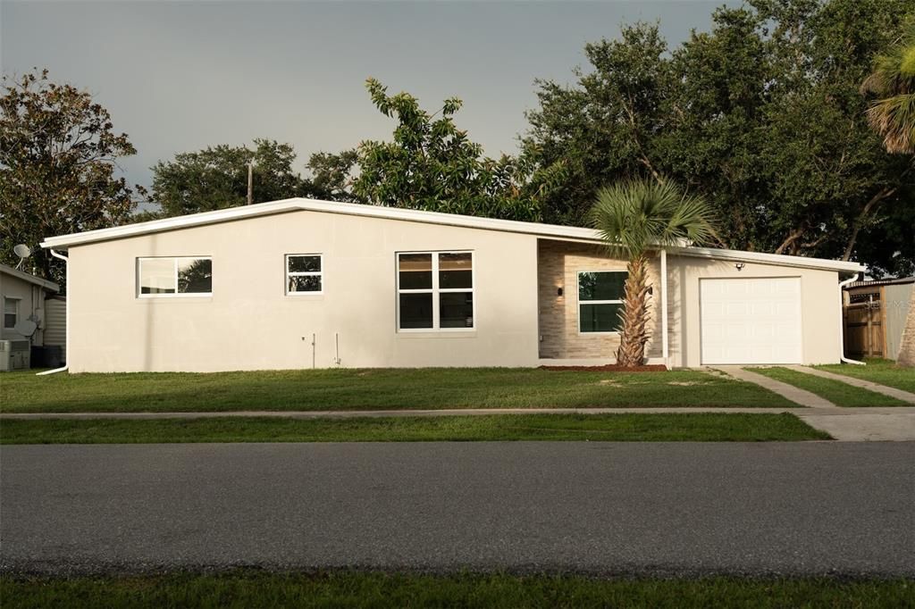 For Sale: $249,500 (3 beds, 2 baths, 1100 Square Feet)