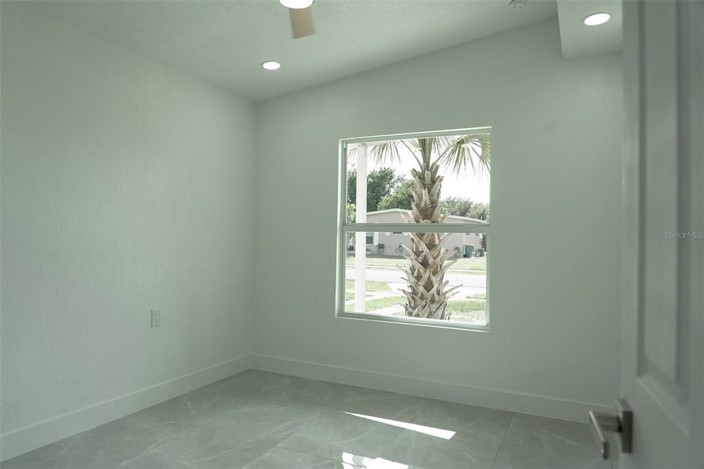 For Sale: $249,500 (3 beds, 2 baths, 1100 Square Feet)