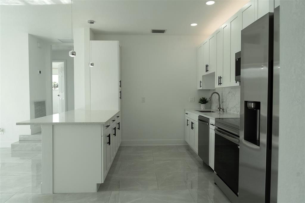 For Sale: $249,500 (3 beds, 2 baths, 1100 Square Feet)