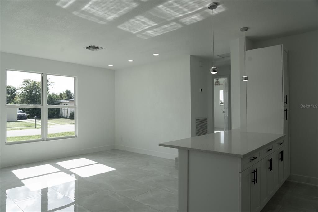 For Sale: $249,500 (3 beds, 2 baths, 1100 Square Feet)