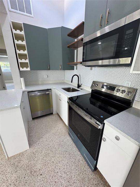 En Venta: $525,000 (4 camas, 0 baños, 1736 Pies cuadrados)