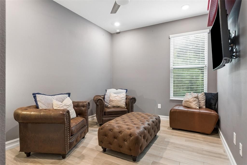 En Venta: $725,000 (4 camas, 3 baños, 2509 Pies cuadrados)
