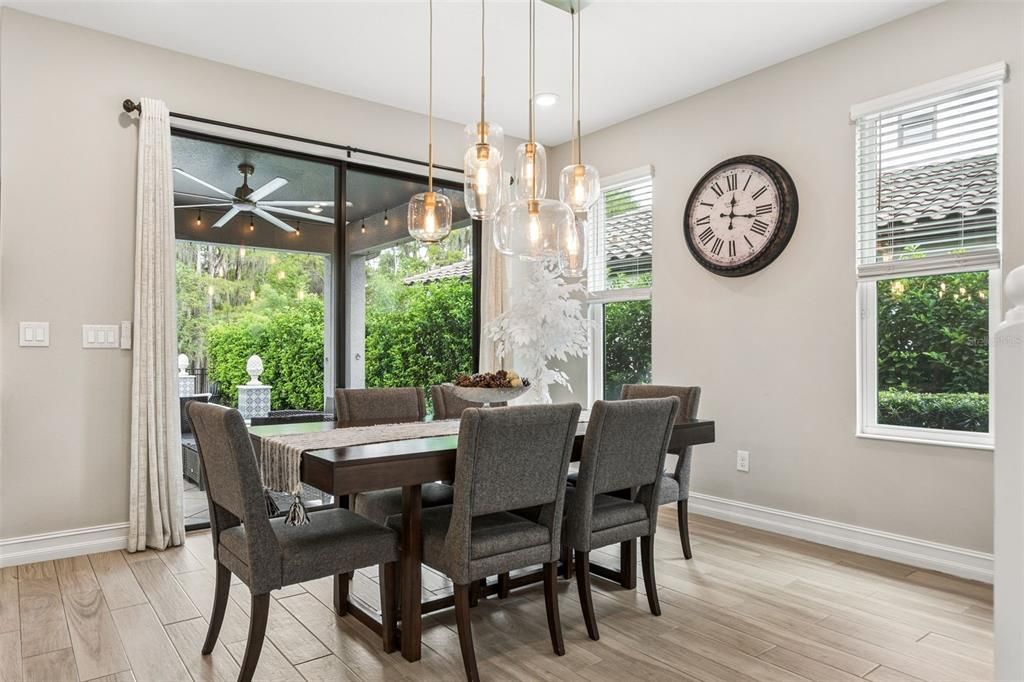En Venta: $725,000 (4 camas, 3 baños, 2509 Pies cuadrados)