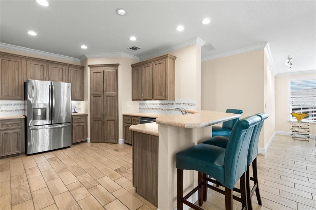 For Sale: $450,000 (2 beds, 2 baths, 2358 Square Feet)