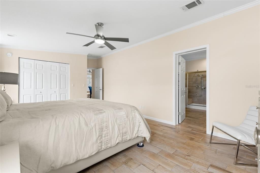 For Sale: $450,000 (2 beds, 2 baths, 2358 Square Feet)