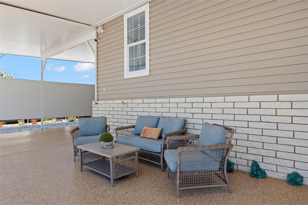 For Sale: $450,000 (2 beds, 2 baths, 2358 Square Feet)