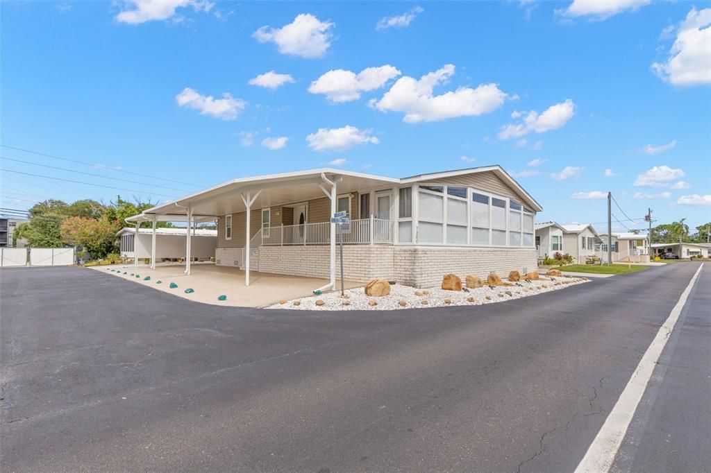For Sale: $450,000 (2 beds, 2 baths, 2358 Square Feet)