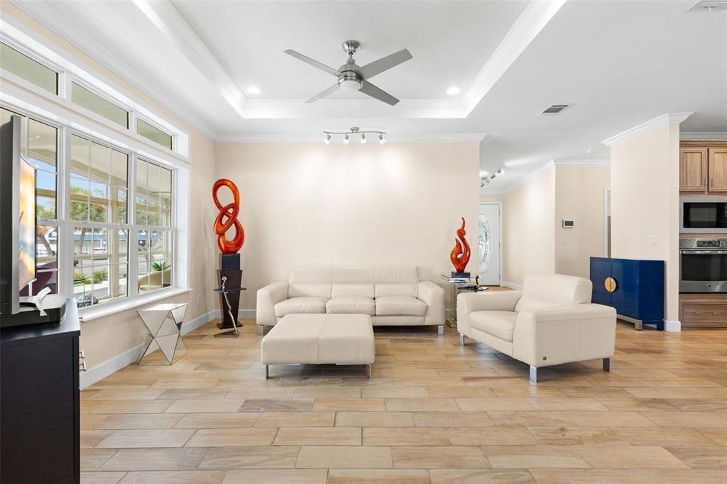 For Sale: $450,000 (2 beds, 2 baths, 2358 Square Feet)