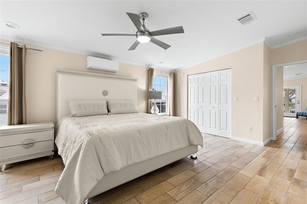 For Sale: $450,000 (2 beds, 2 baths, 2358 Square Feet)