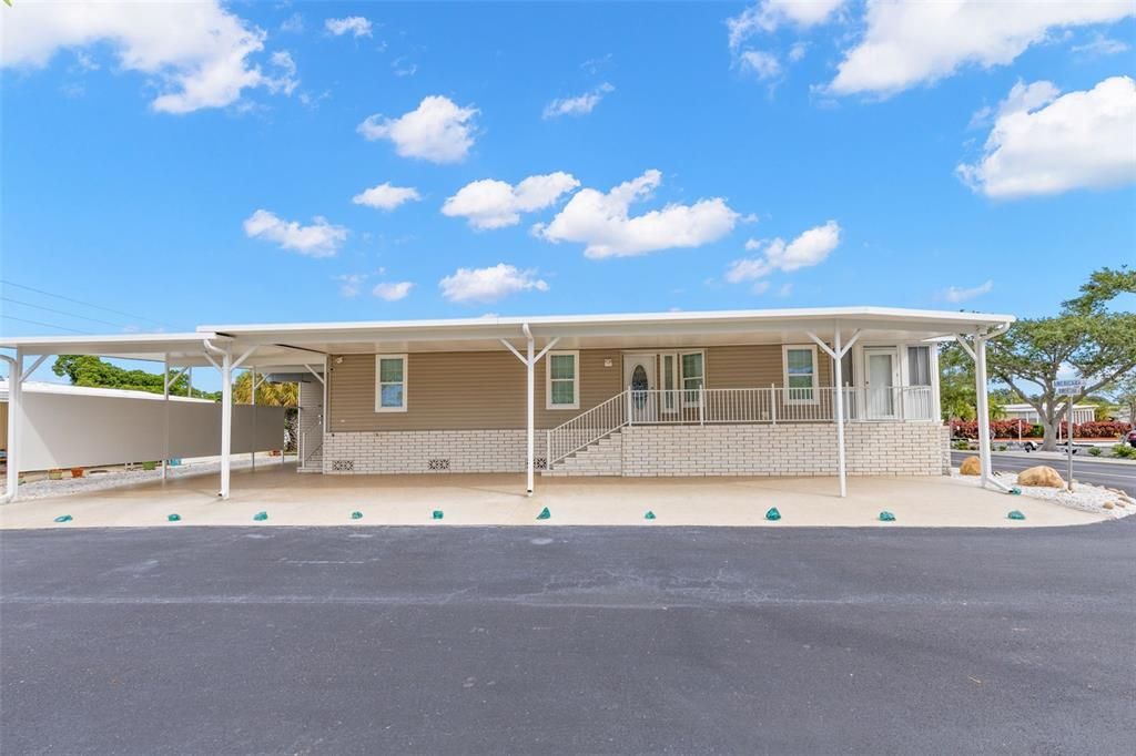 For Sale: $450,000 (2 beds, 2 baths, 2358 Square Feet)