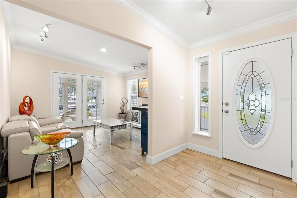 For Sale: $450,000 (2 beds, 2 baths, 2358 Square Feet)