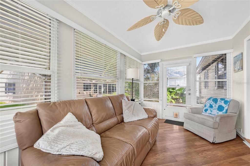For Sale: $315,000 (3 beds, 2 baths, 1527 Square Feet)