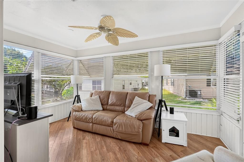 For Sale: $315,000 (3 beds, 2 baths, 1527 Square Feet)