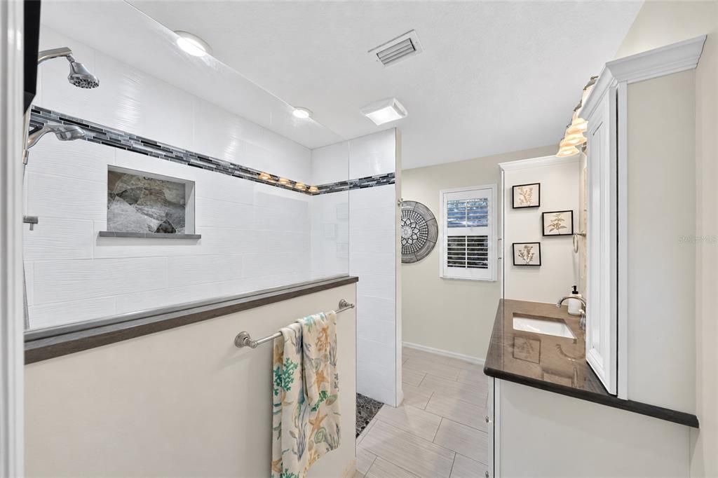 For Sale: $315,000 (3 beds, 2 baths, 1527 Square Feet)
