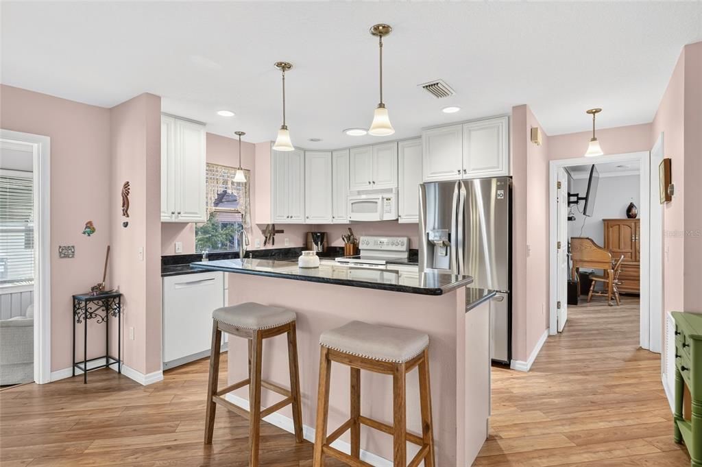 For Sale: $315,000 (3 beds, 2 baths, 1527 Square Feet)