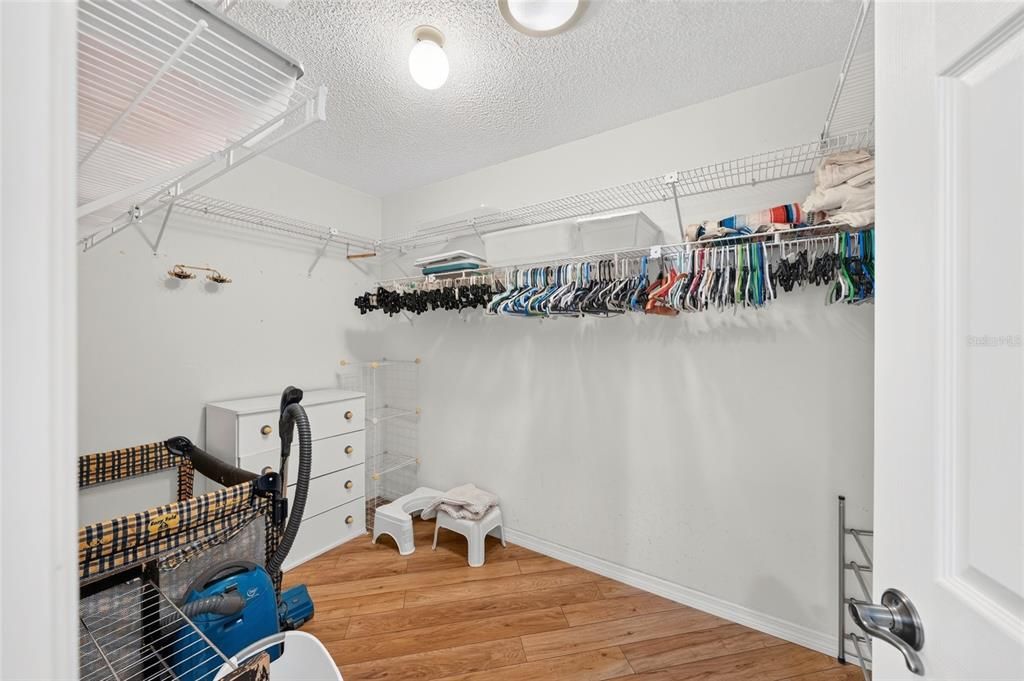 For Sale: $315,000 (3 beds, 2 baths, 1527 Square Feet)