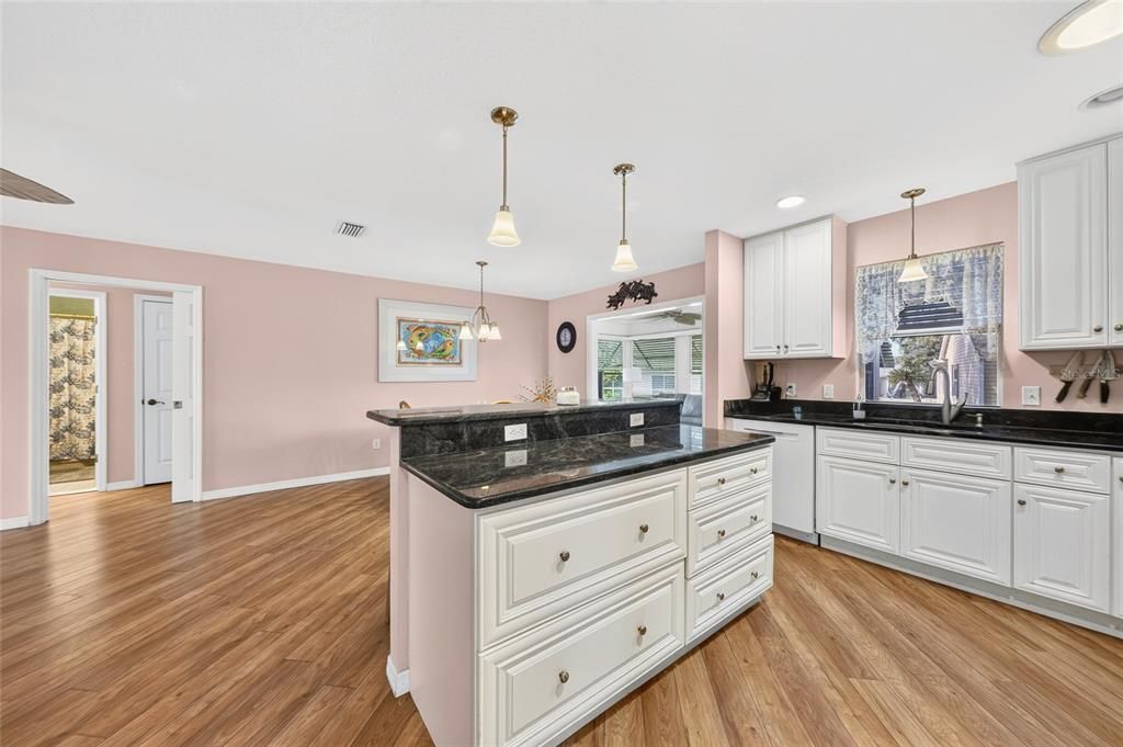 For Sale: $315,000 (3 beds, 2 baths, 1527 Square Feet)