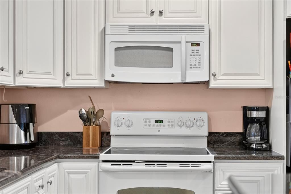 For Sale: $315,000 (3 beds, 2 baths, 1527 Square Feet)