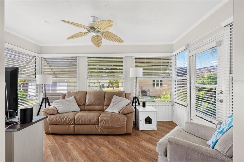 For Sale: $315,000 (3 beds, 2 baths, 1527 Square Feet)