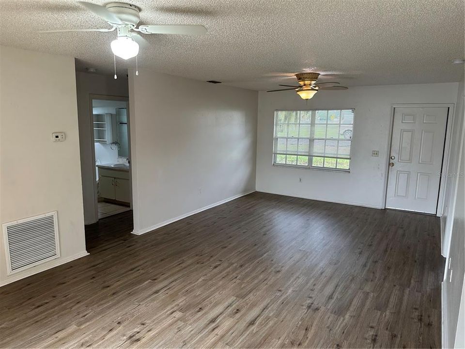 В аренду: $1,350 (3 спален, 2 ванн, 1152 Квадратных фут)