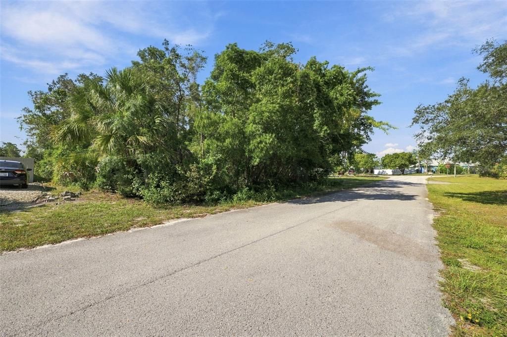 На продажу: $60,000 (0.23 acres)