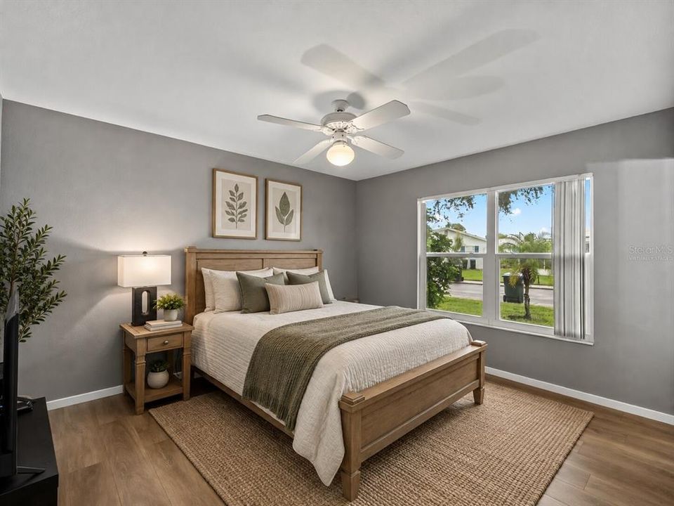 For Sale: $185,000 (2 beds, 2 baths, 912 Square Feet)