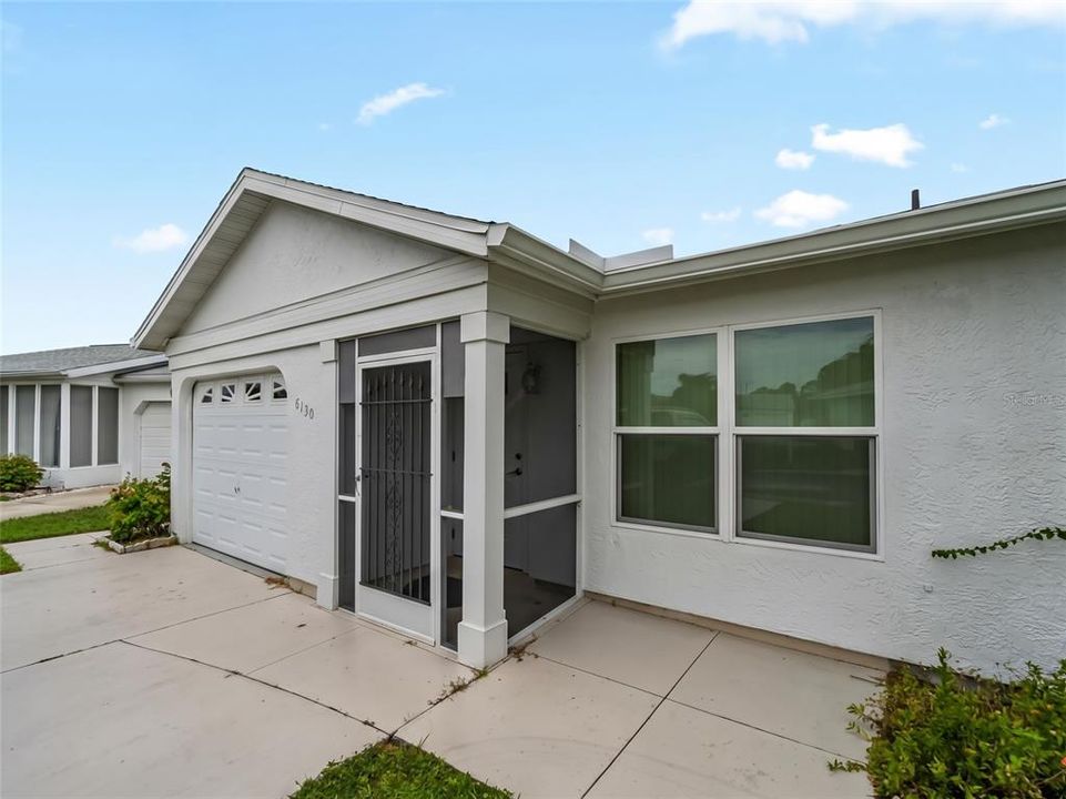 For Sale: $185,000 (2 beds, 2 baths, 912 Square Feet)