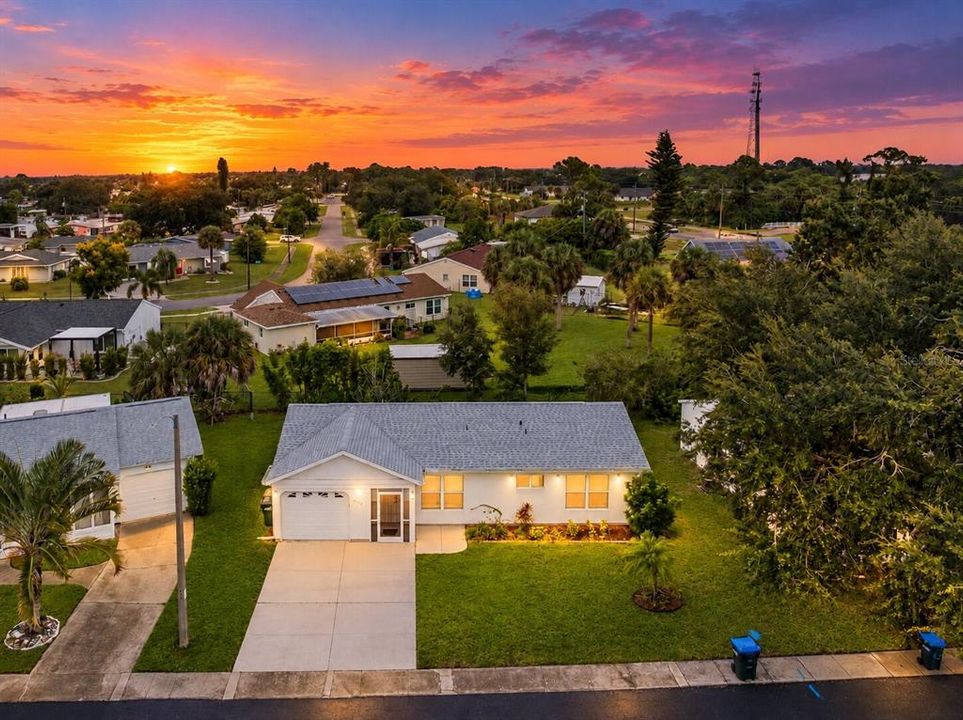 For Sale: $185,000 (2 beds, 2 baths, 912 Square Feet)