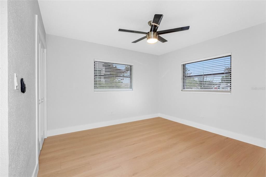 For Sale: $479,990 (3 beds, 3 baths, 1549 Square Feet)