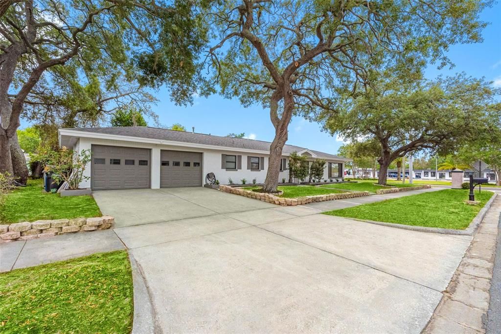 For Sale: $479,990 (3 beds, 3 baths, 1549 Square Feet)