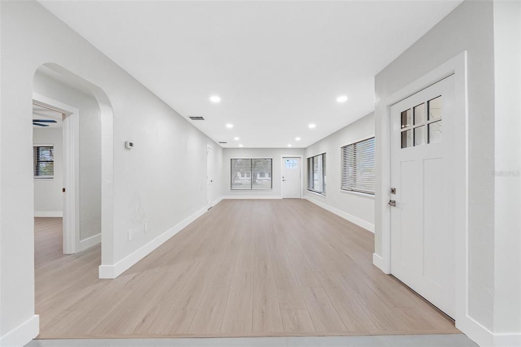 For Sale: $479,990 (3 beds, 3 baths, 1549 Square Feet)