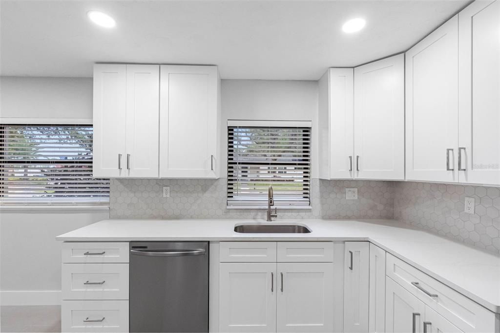 For Sale: $479,990 (3 beds, 3 baths, 1549 Square Feet)