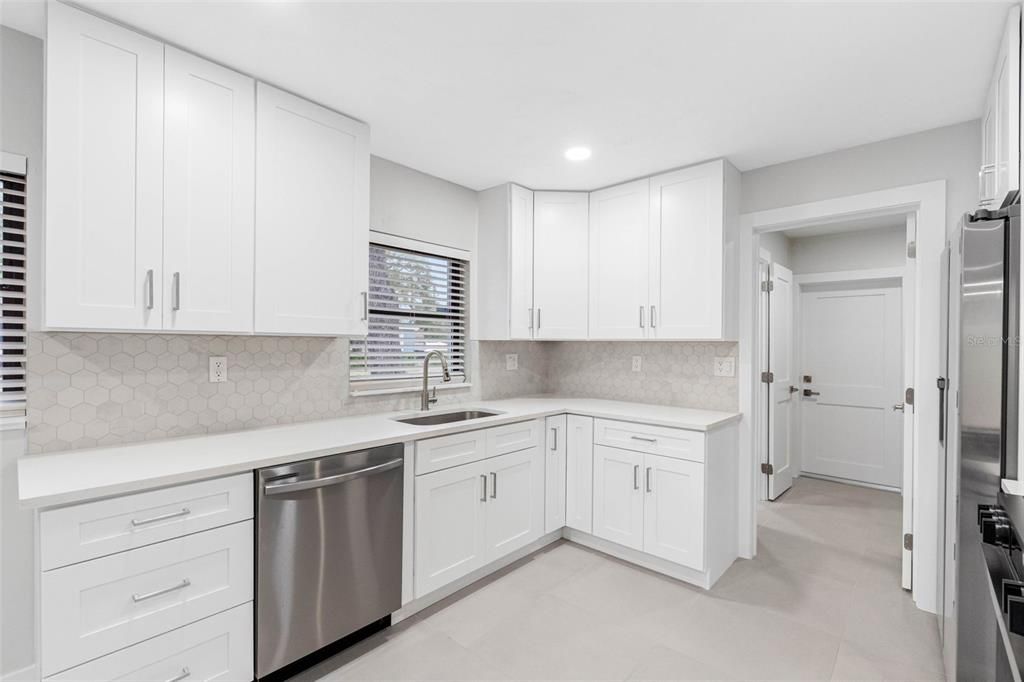 For Sale: $479,990 (3 beds, 3 baths, 1549 Square Feet)