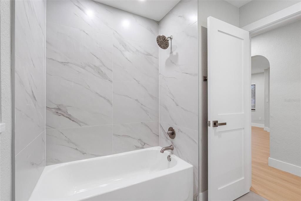 For Sale: $479,990 (3 beds, 3 baths, 1549 Square Feet)