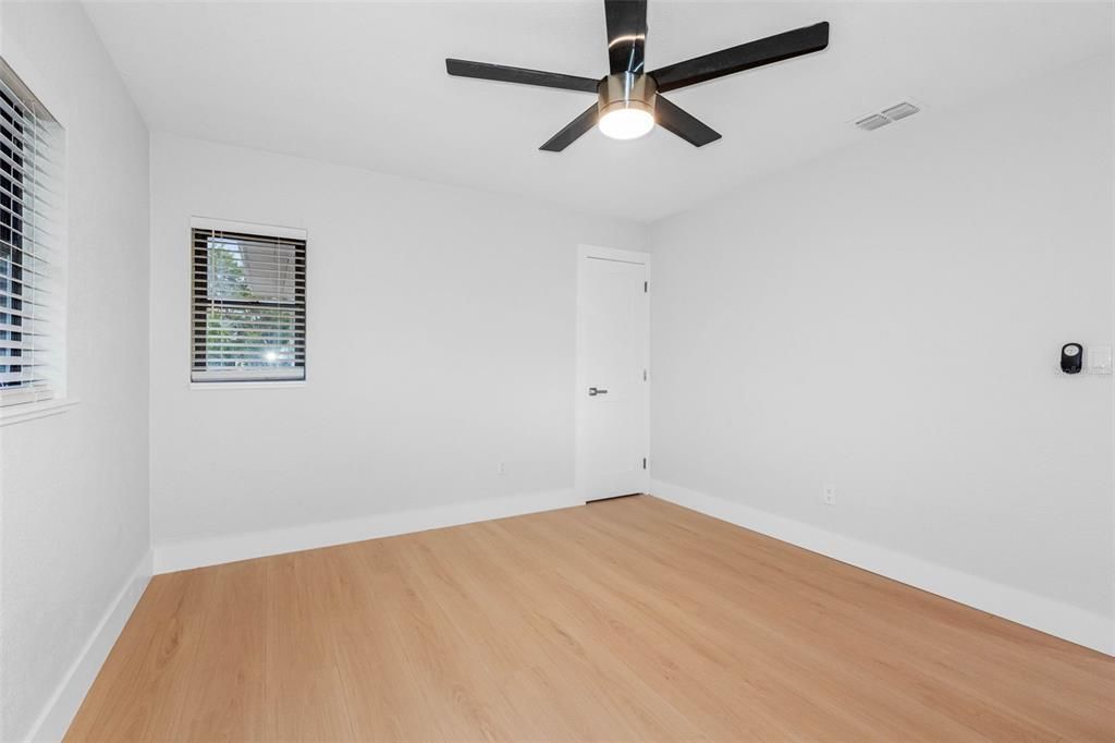 For Sale: $479,990 (3 beds, 3 baths, 1549 Square Feet)