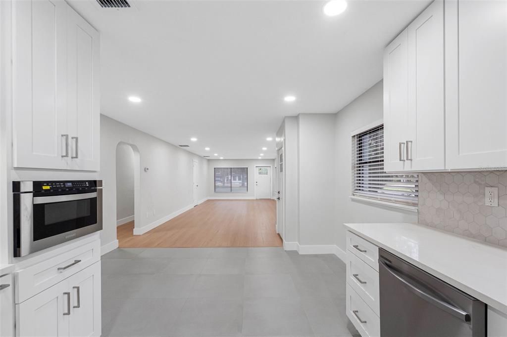 For Sale: $479,990 (3 beds, 3 baths, 1549 Square Feet)