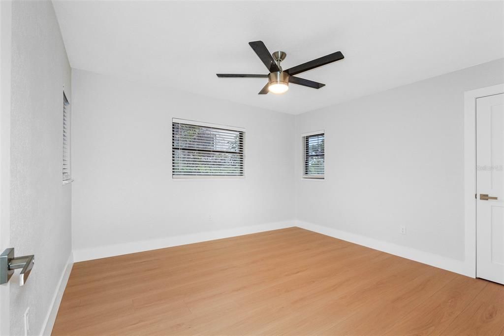 For Sale: $479,990 (3 beds, 3 baths, 1549 Square Feet)