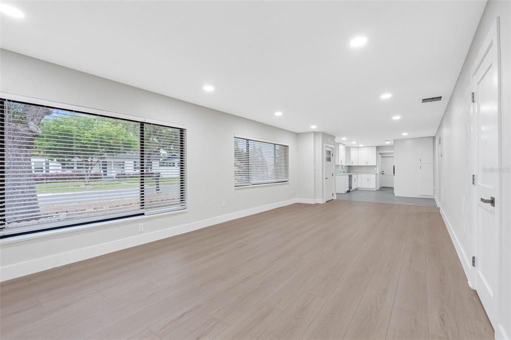 For Sale: $479,990 (3 beds, 3 baths, 1549 Square Feet)