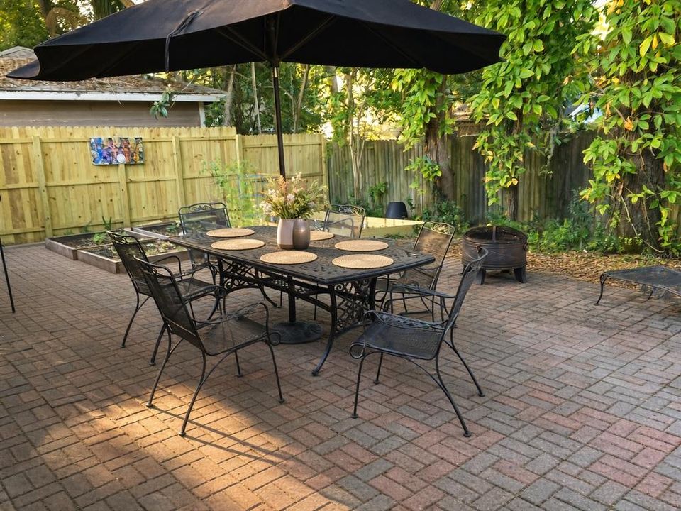 For Sale: $799,000 (4 beds, 0 baths, 2013 Square Feet)
