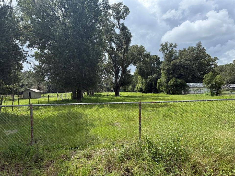 待售: $125,000 (1.48 acres)