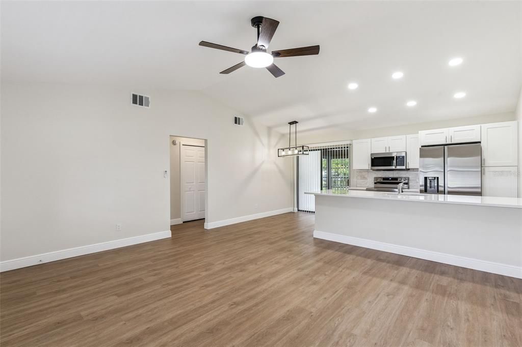 En Venta: $198,500 (2 camas, 2 baños, 986 Pies cuadrados)