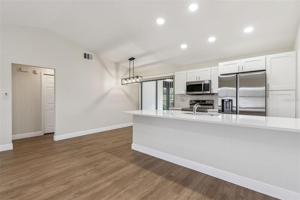 En Venta: $198,500 (2 camas, 2 baños, 986 Pies cuadrados)